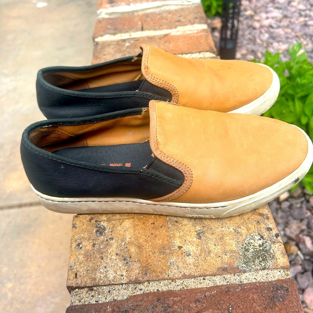 Sorel two tone slip on sneakers